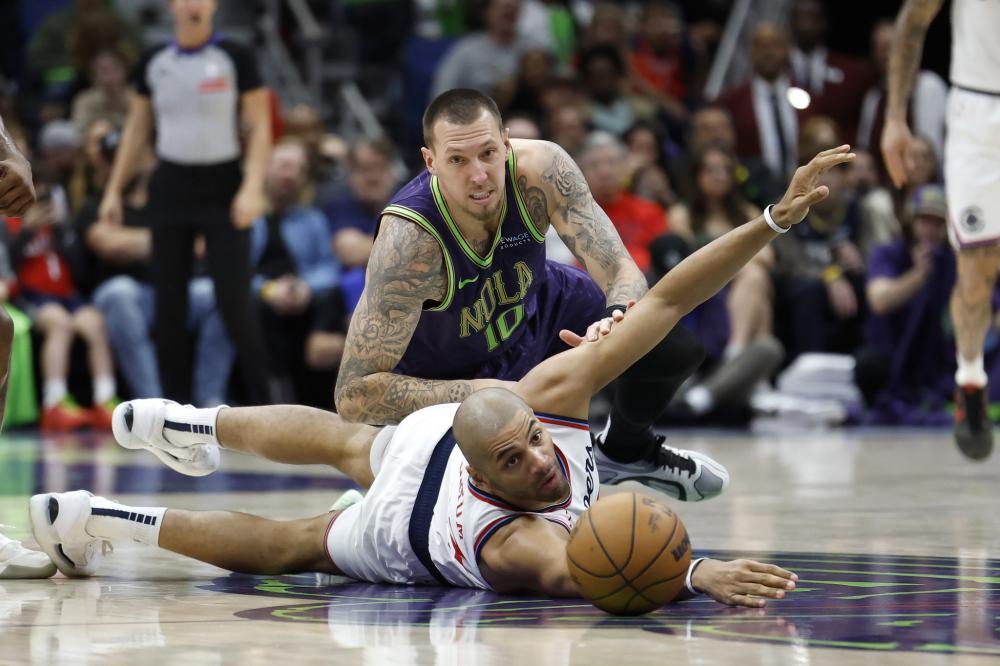 他始终坚持 他始终坚持